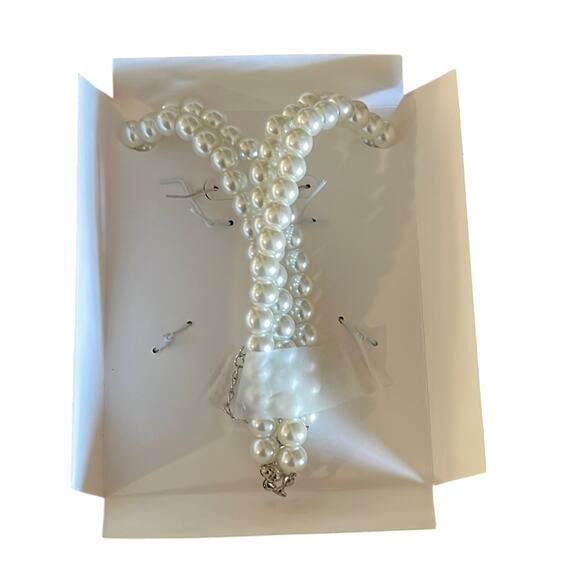 Ellen Tracy Pearl Necklace and Earrings Set New in Box Art Deco Glam Classic - Picture 3 of 4